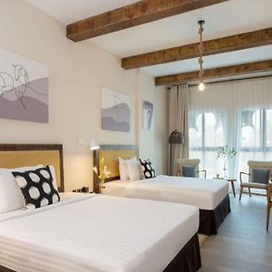 Camera grande con letto king size